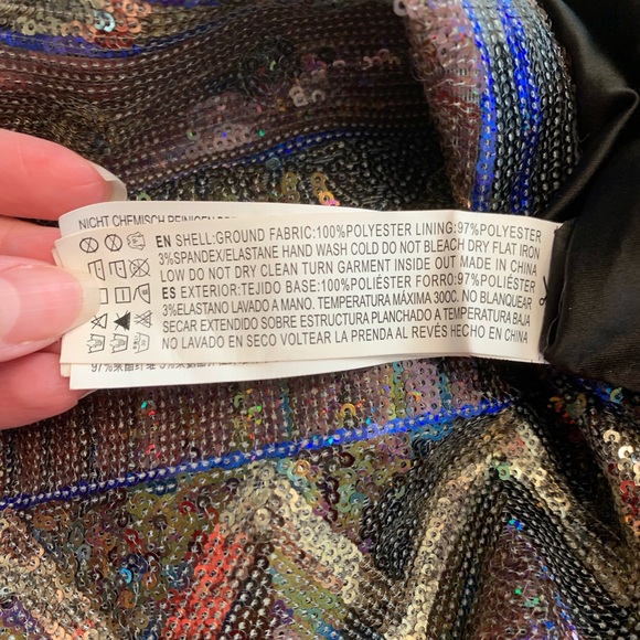 ✨2015 Forever 21 Tribal Print Sequin Booty Shorts • M✨ - Picture 5 of 7